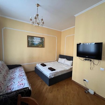 Central House Lviv Eksteriør billede