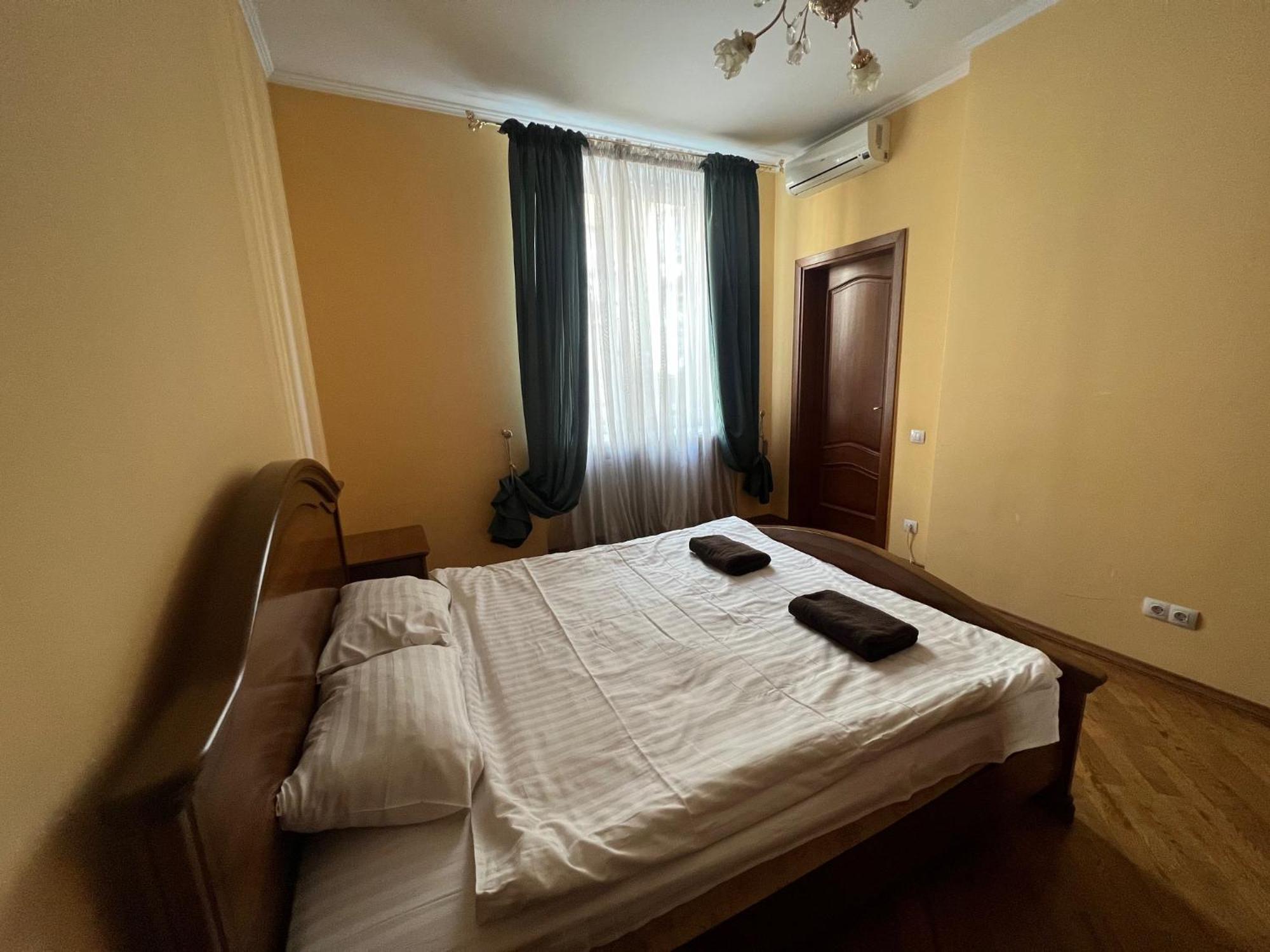 Central House Lviv Eksteriør billede