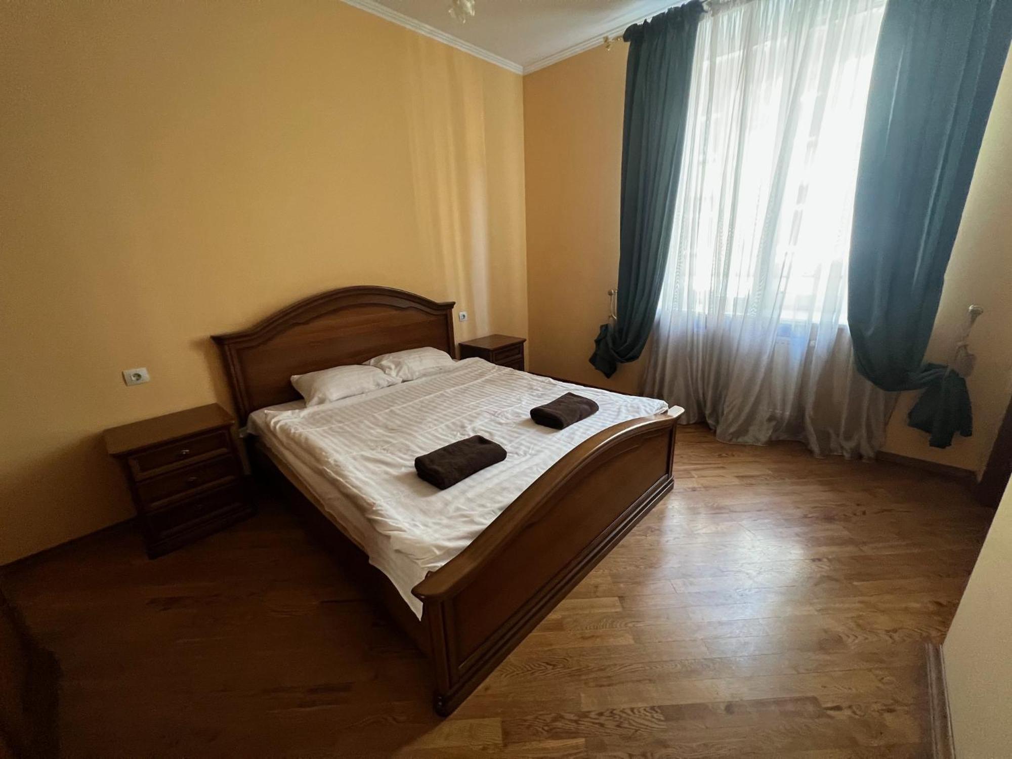 Central House Lviv Eksteriør billede